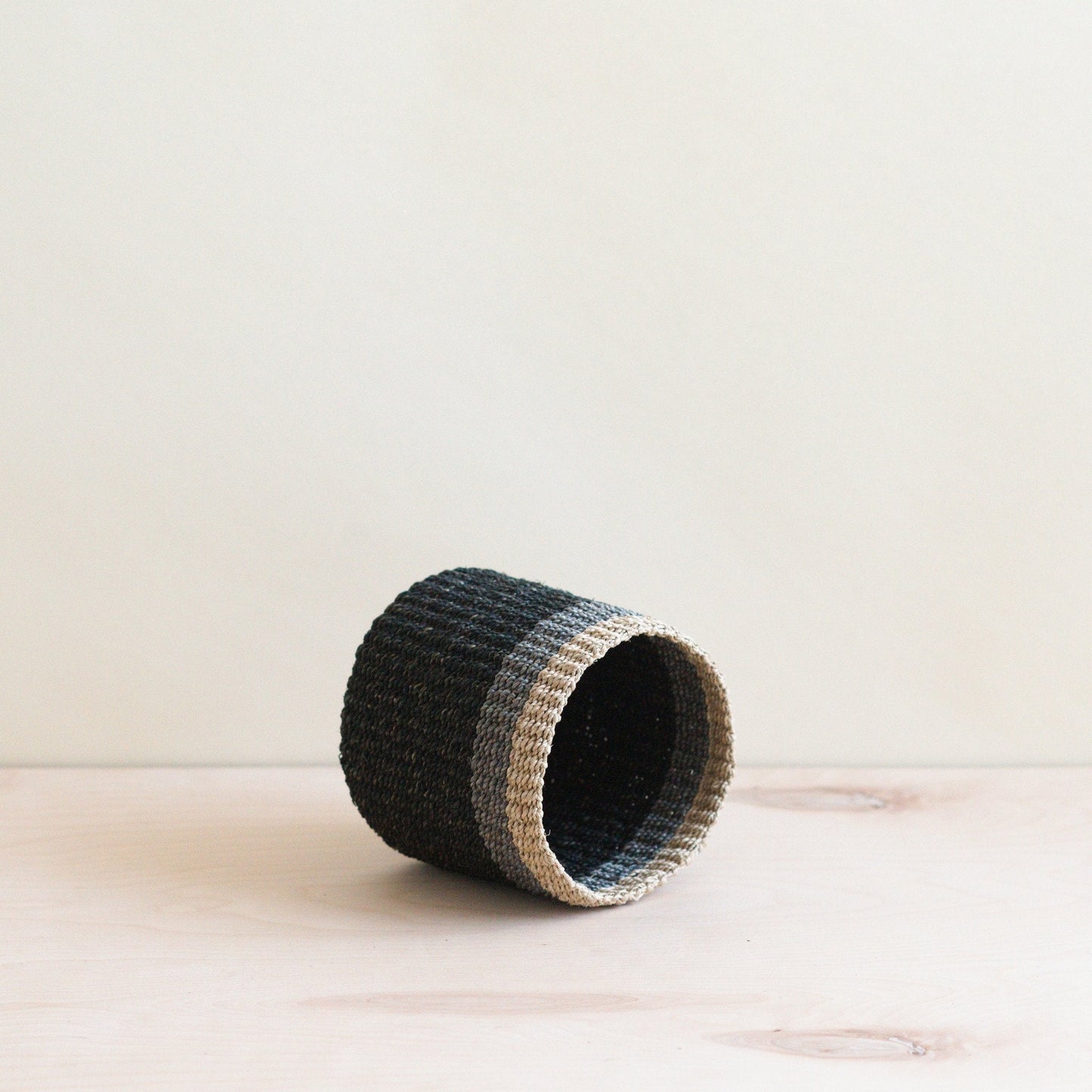 Black Tabletop Mini Basket