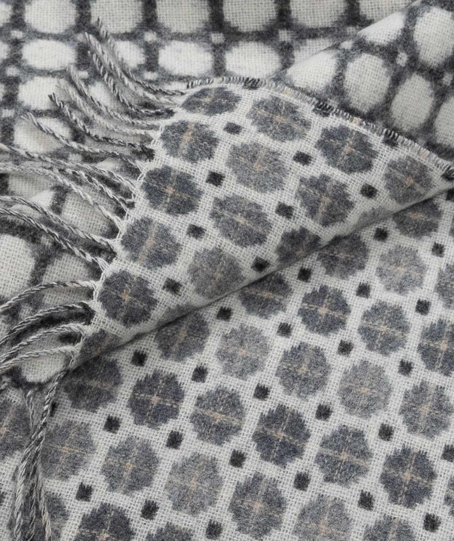 Southampton Home Merino Wool Medallion - Grey