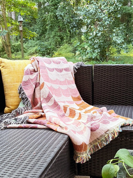 Green Geometric Scallop Jacquard Woven Throw