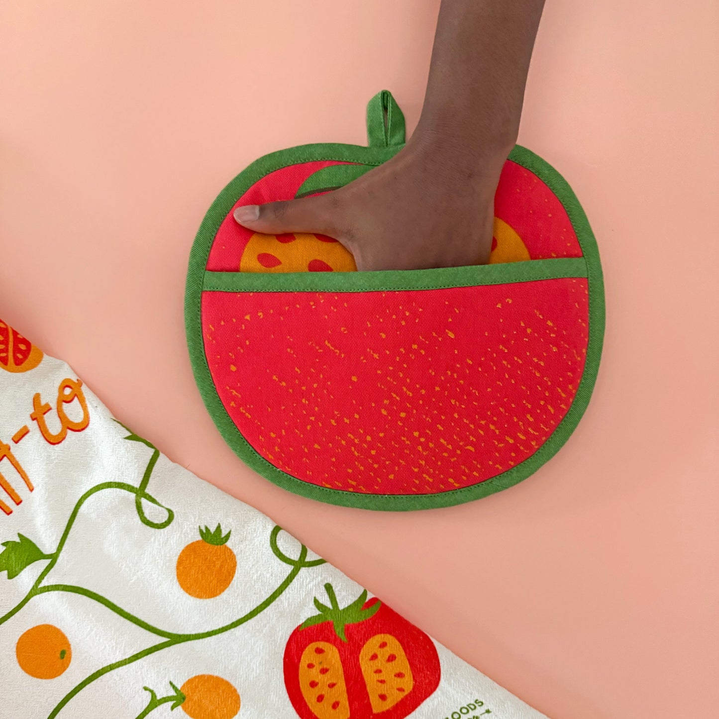 Avocado & Tomato Pot Holders Set of 2