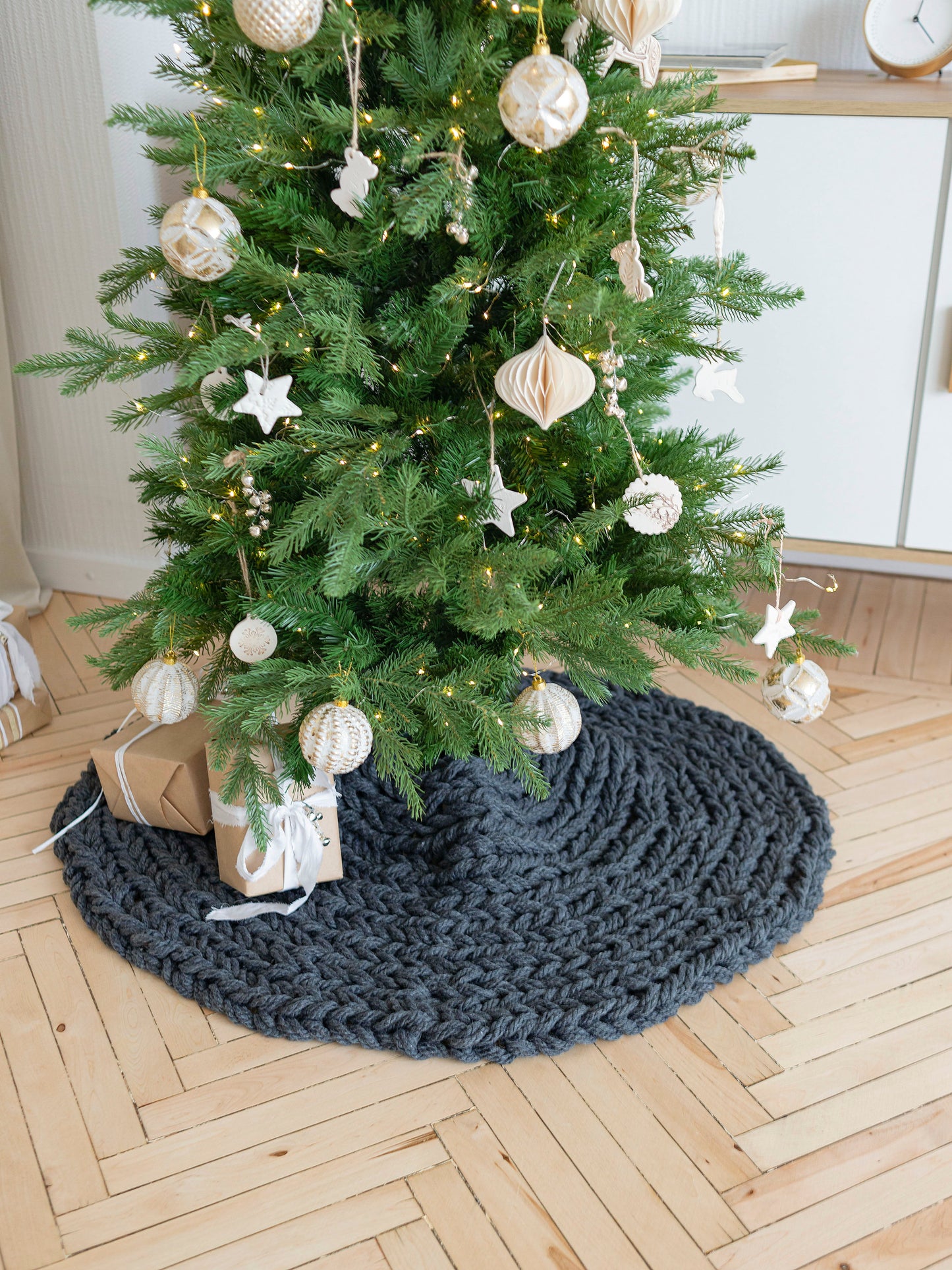 Black Chunky-Knitted Christmas Tree Skirt | US Stock