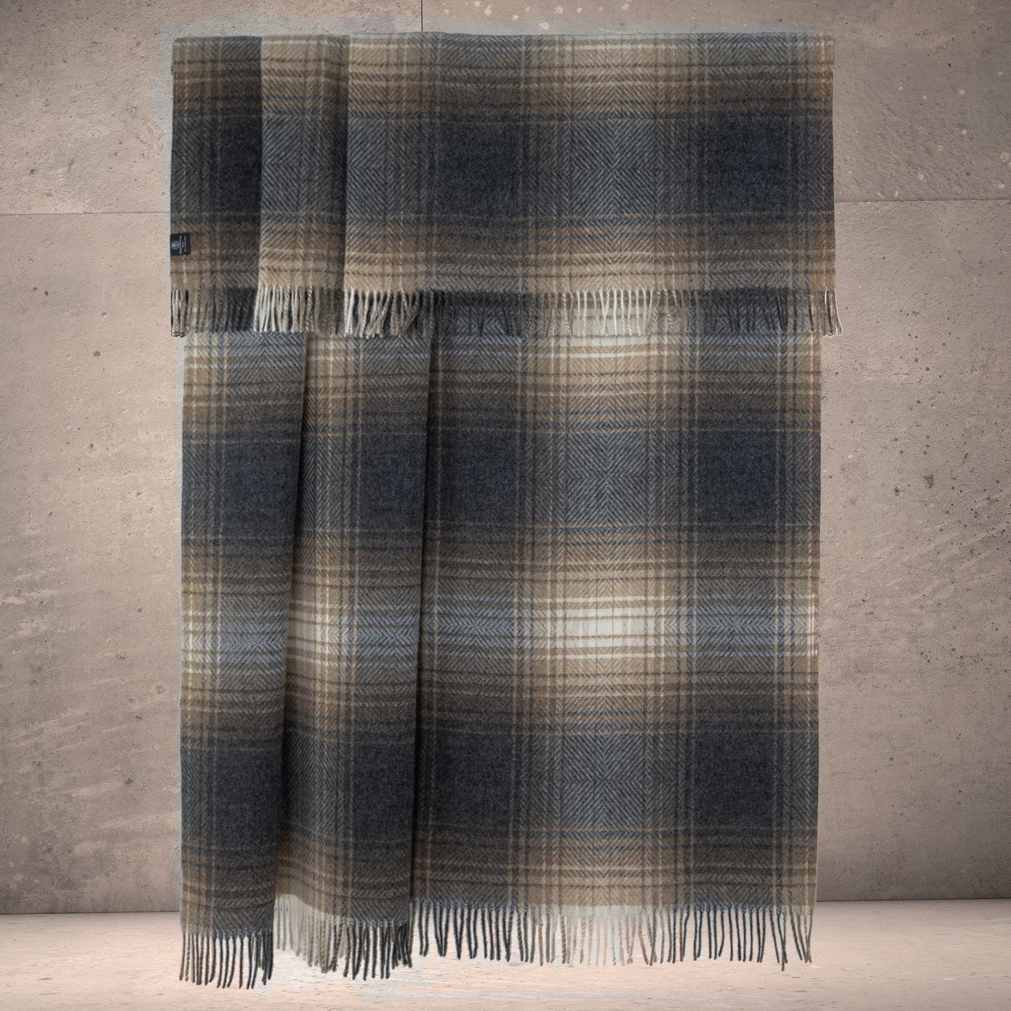 Highland Tweeds Shetland Lambswool Ombre Throw – Natural