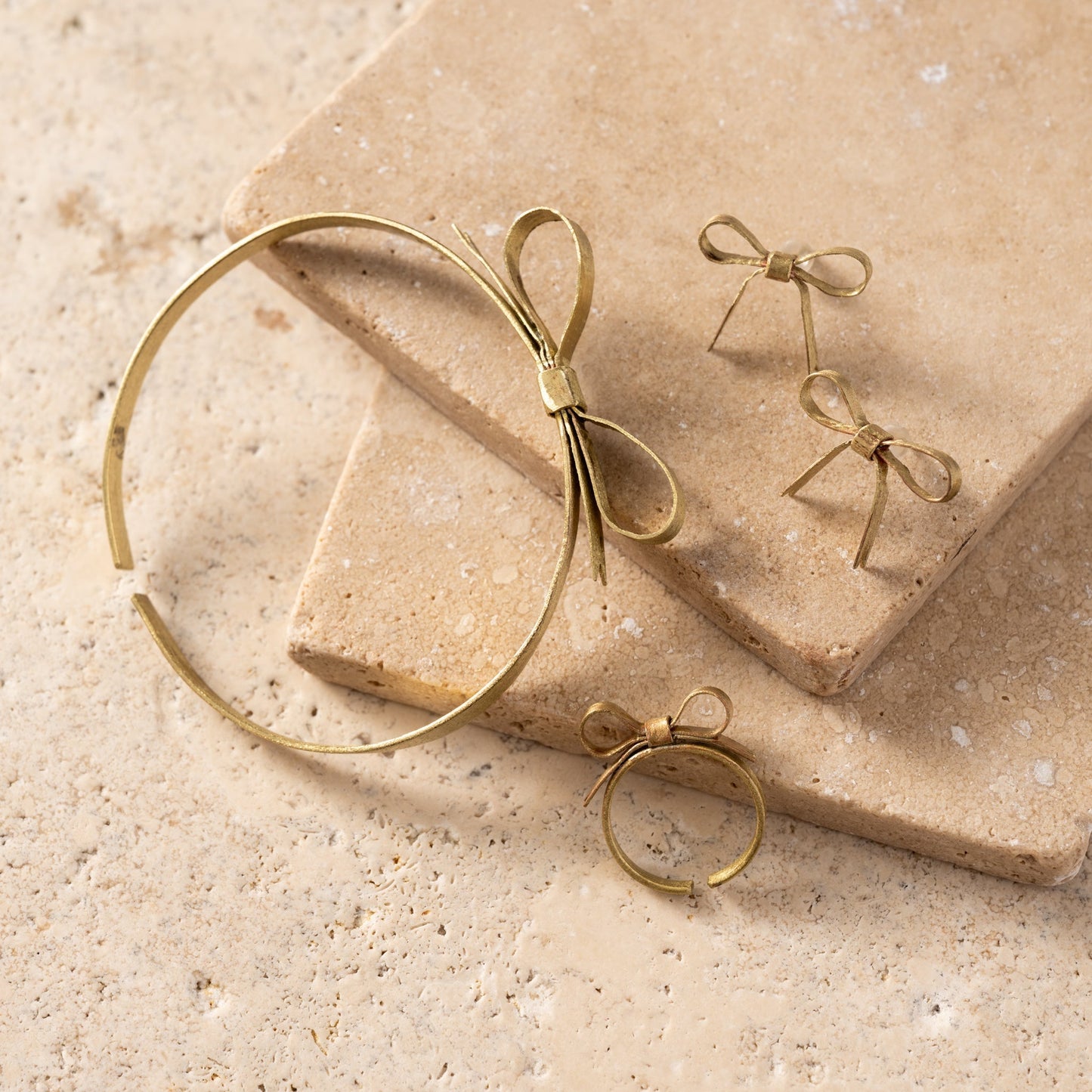Dorada Bronze Bow Bracelet