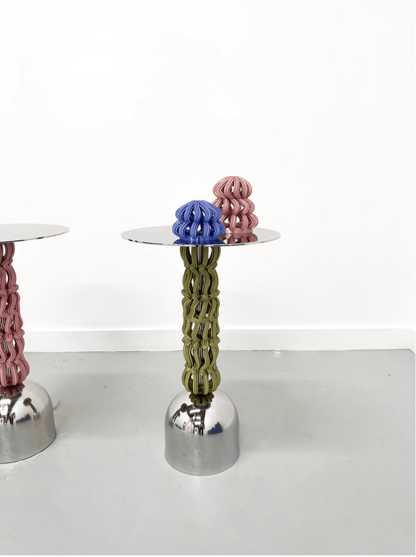 Frosting Martini Table