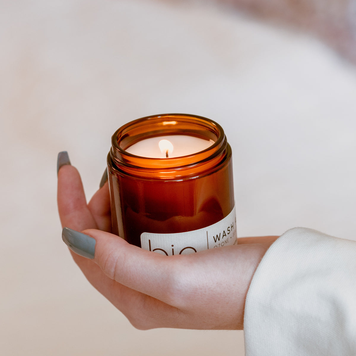 Amber Santal Soy Blend Candle - Amber, Sandalwood & Vanilla Orchid