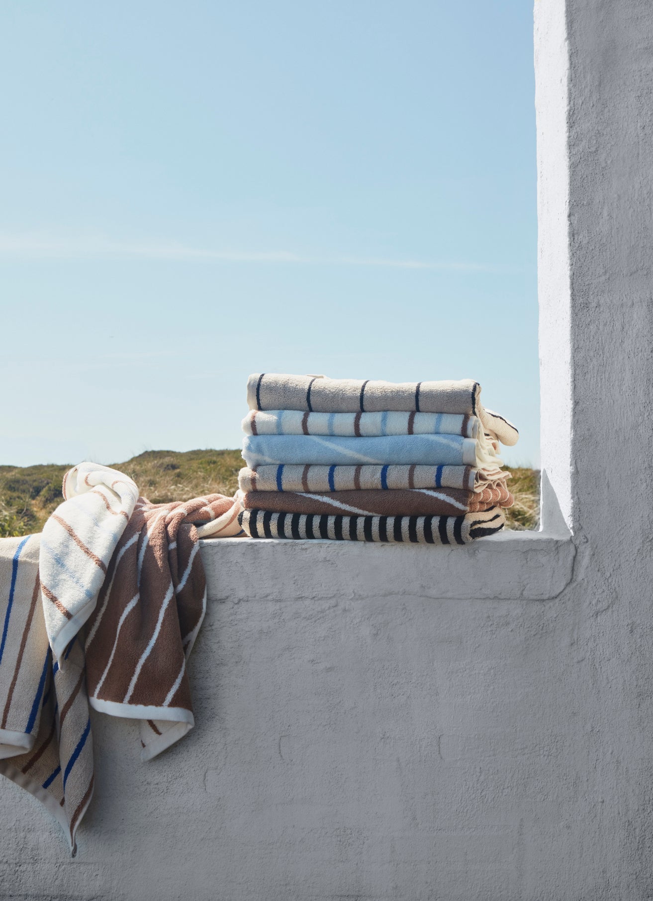 Raita Towel - Medium - Caramel / Ice Blue