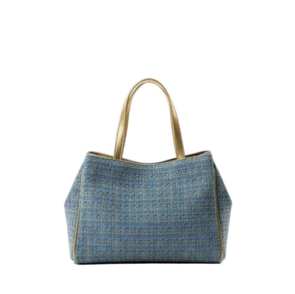 The Delilah Tweed