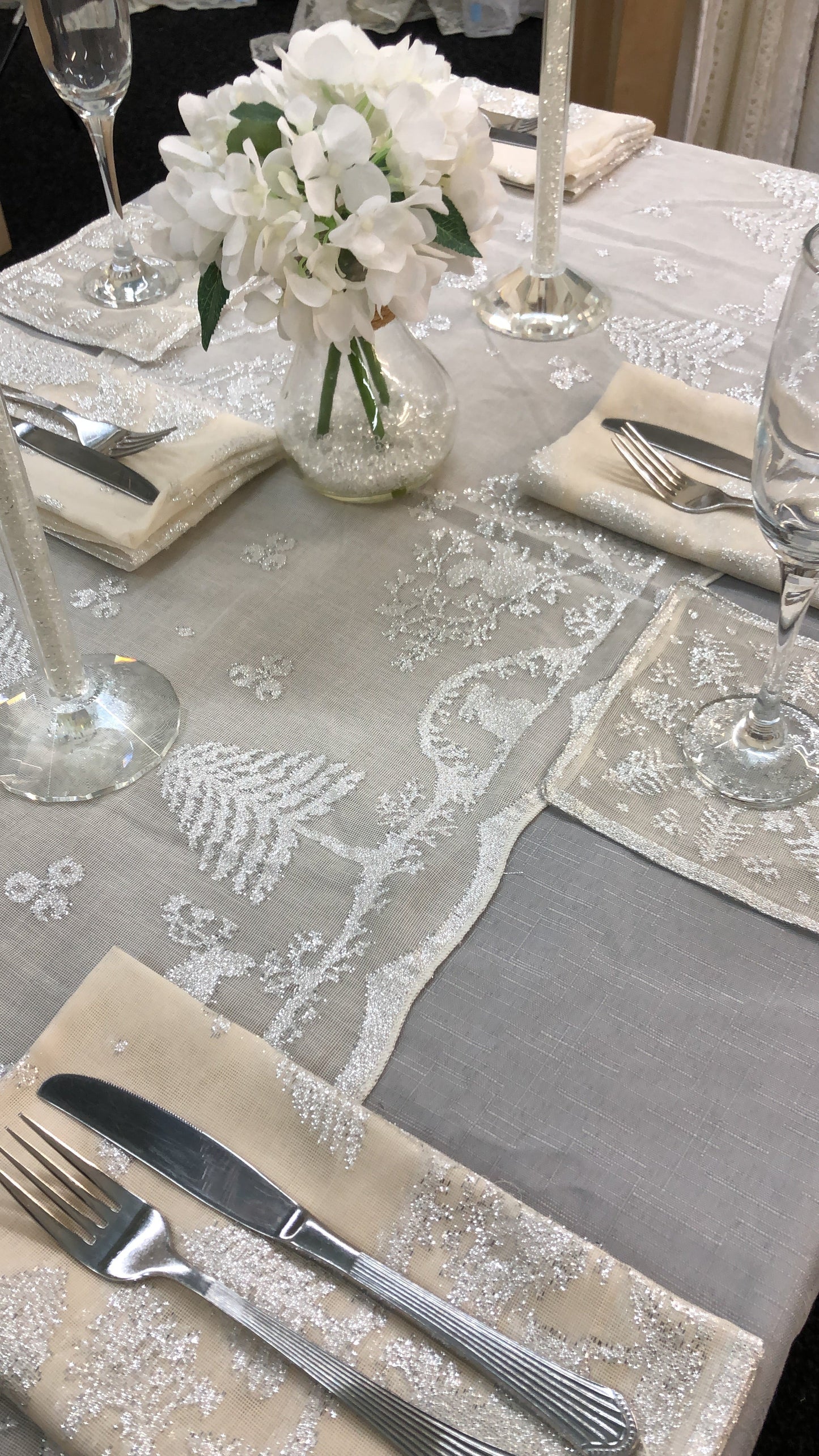 S/4 Scottish Leno Gauze Cocktail Napkins - Silver Lurex