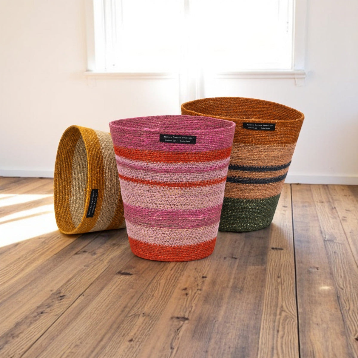 Striped Seagrasss Waste Paper Basket in Guardsman / Neyron