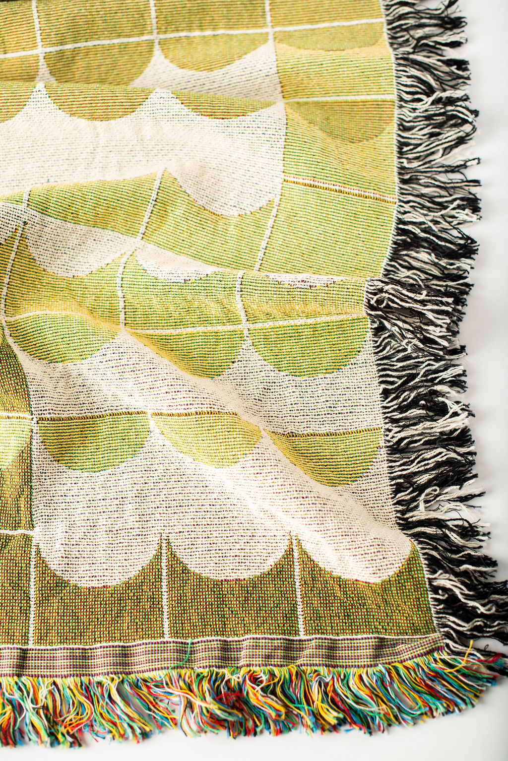 Green Geometric Scallop Jacquard Woven Throw