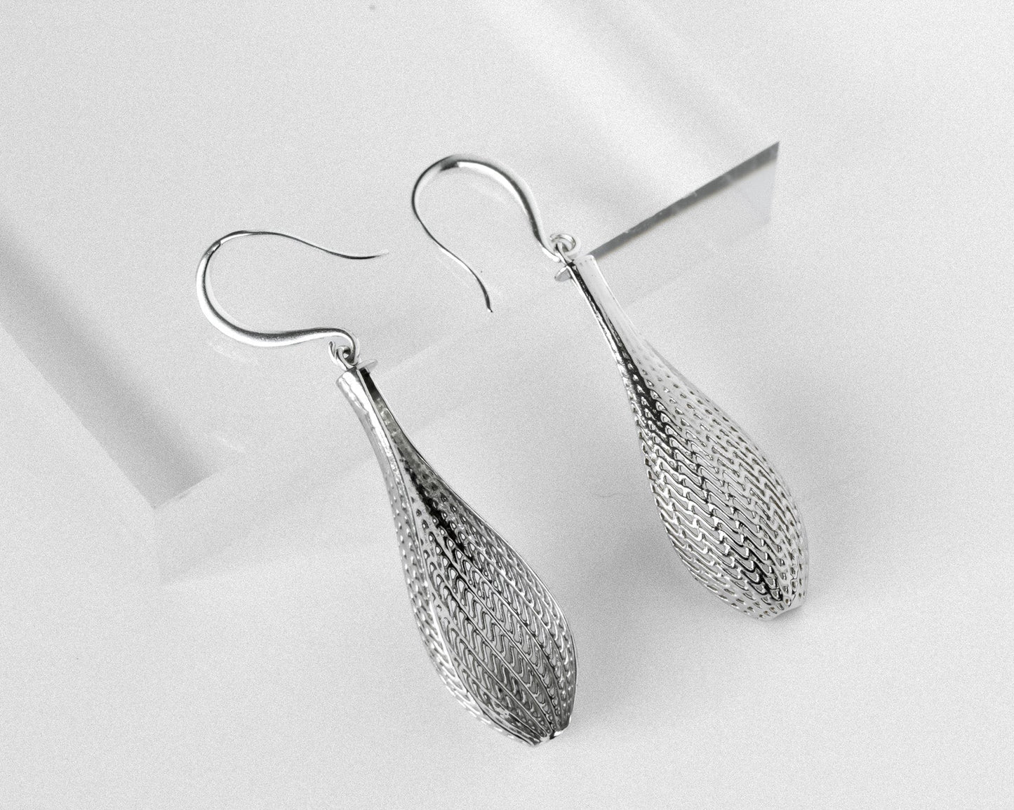 Flow Small Drop Earrings