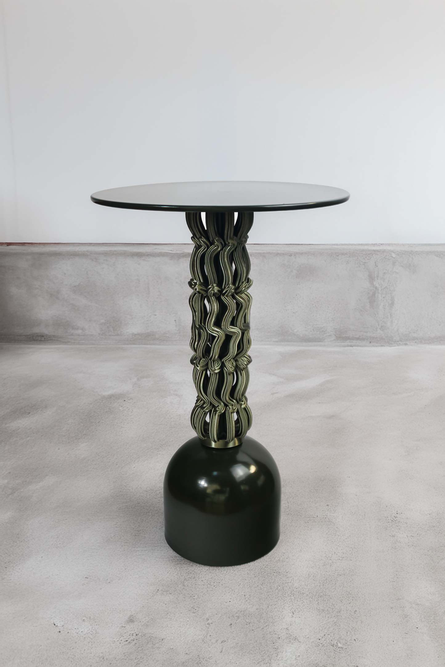 Frosting Martini Table