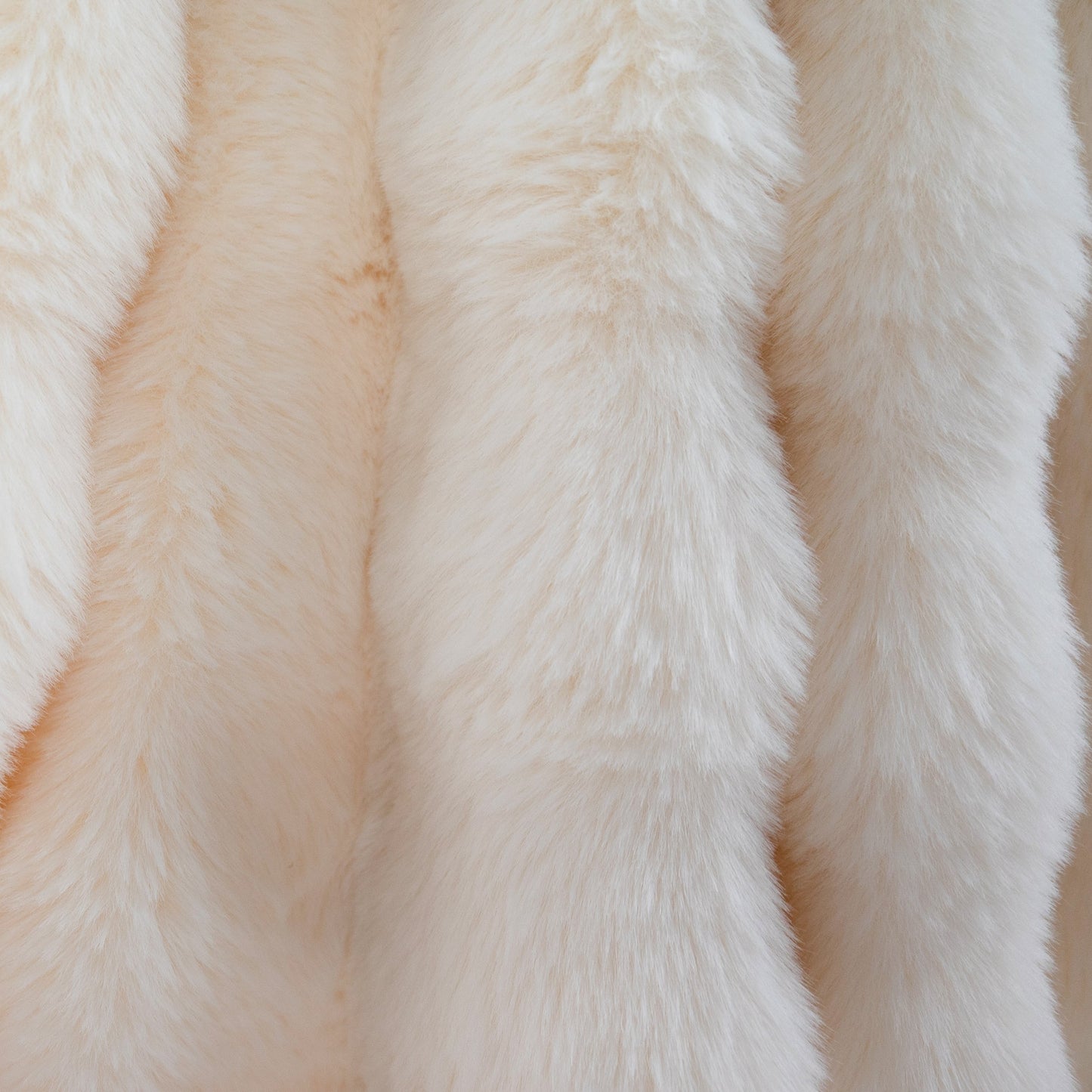 Southampton Home Cloud Throw - Champagne Mist