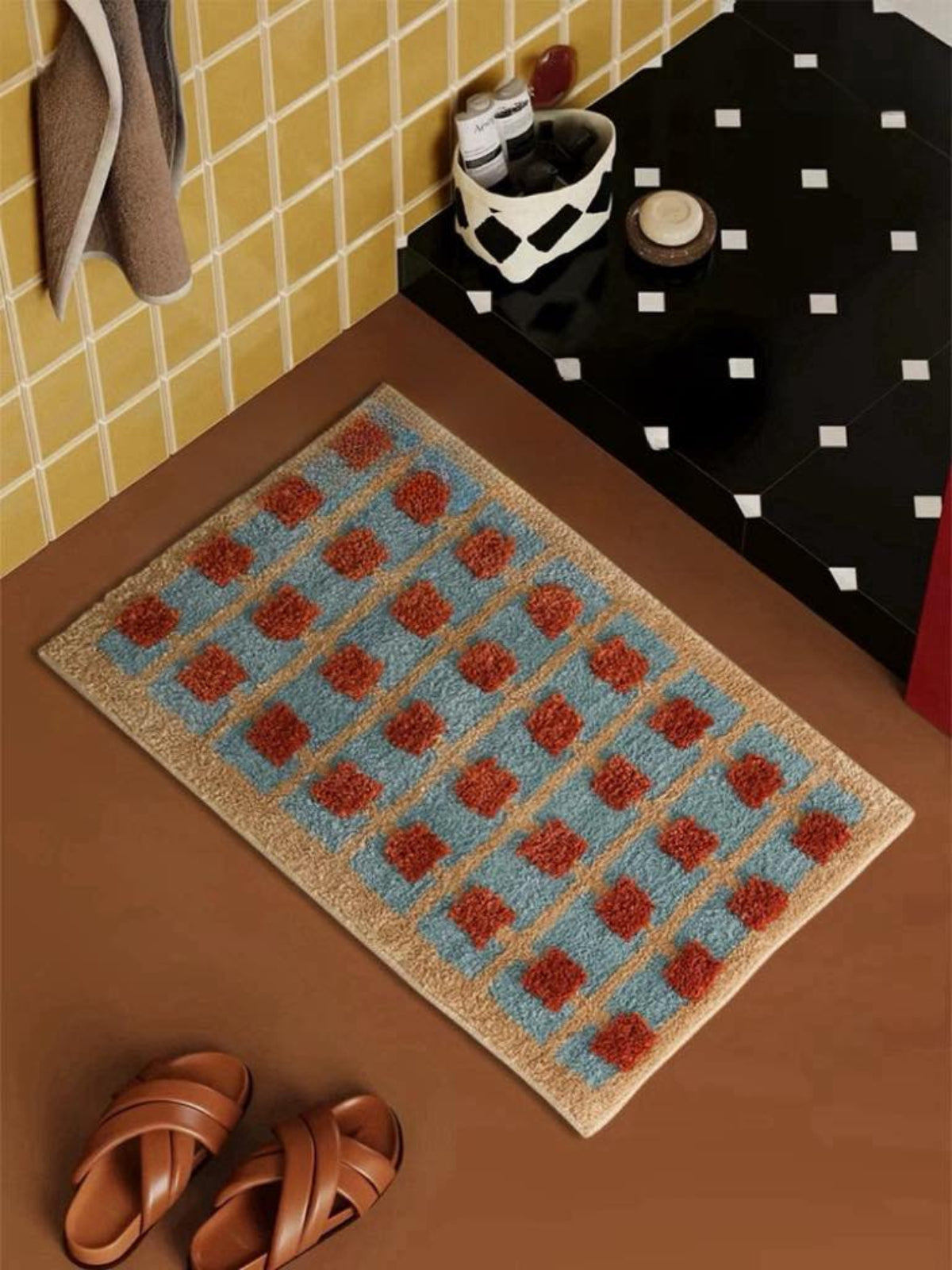 Ultra Soft Retro Whimsical Grid Bath Rug