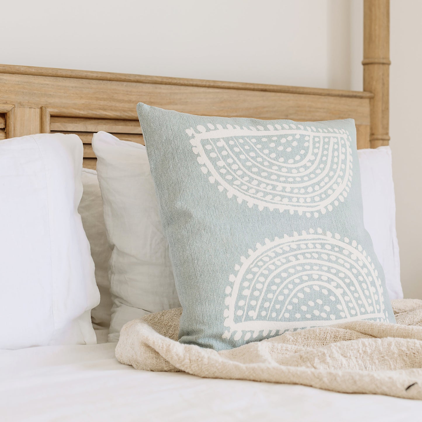 Radiance oversized Sunburst motif print square pillow cover