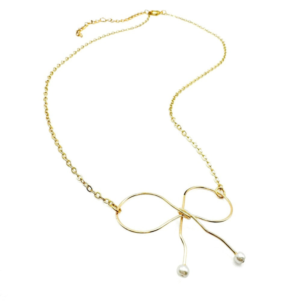 With a Bow necklace