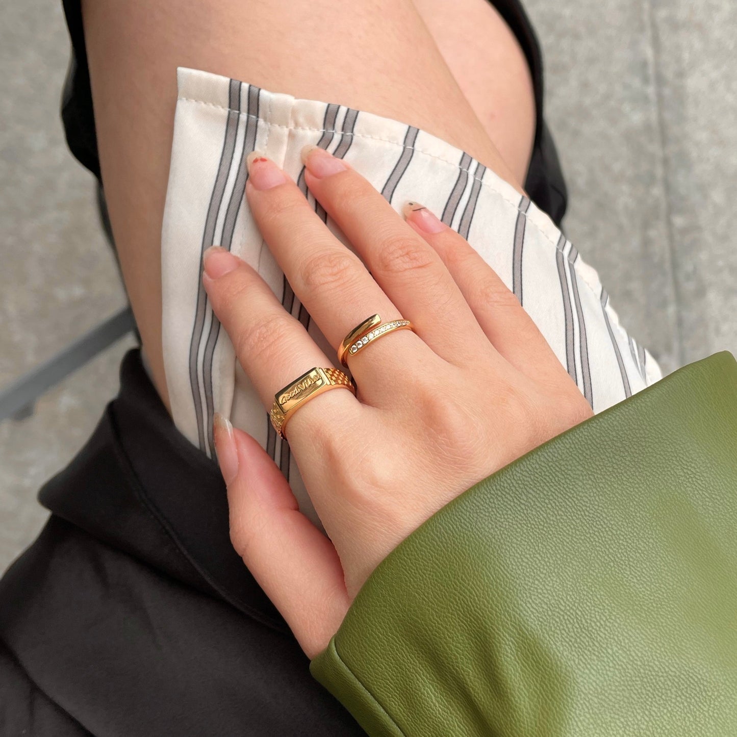 Doviana Signature Good Vibes Silver Cubic Engraved Ring