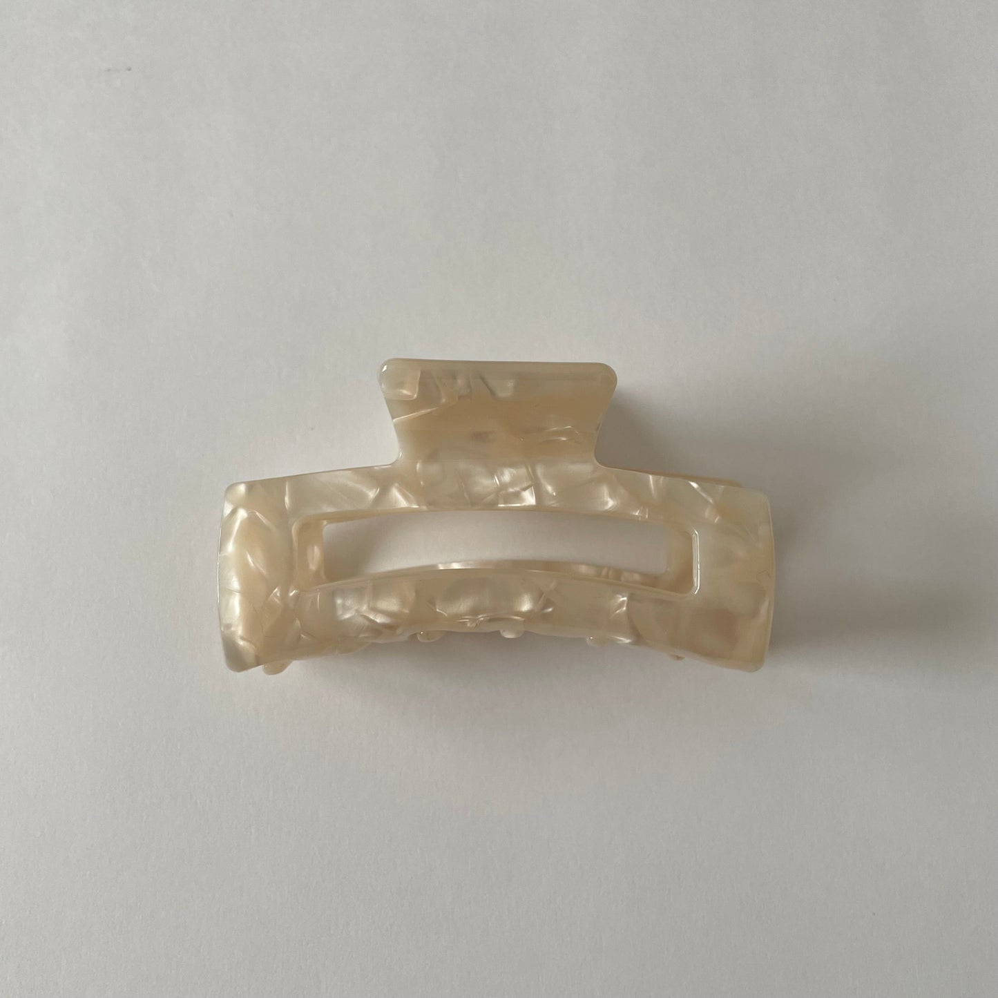 Medium Creme Claw - Classic Edition