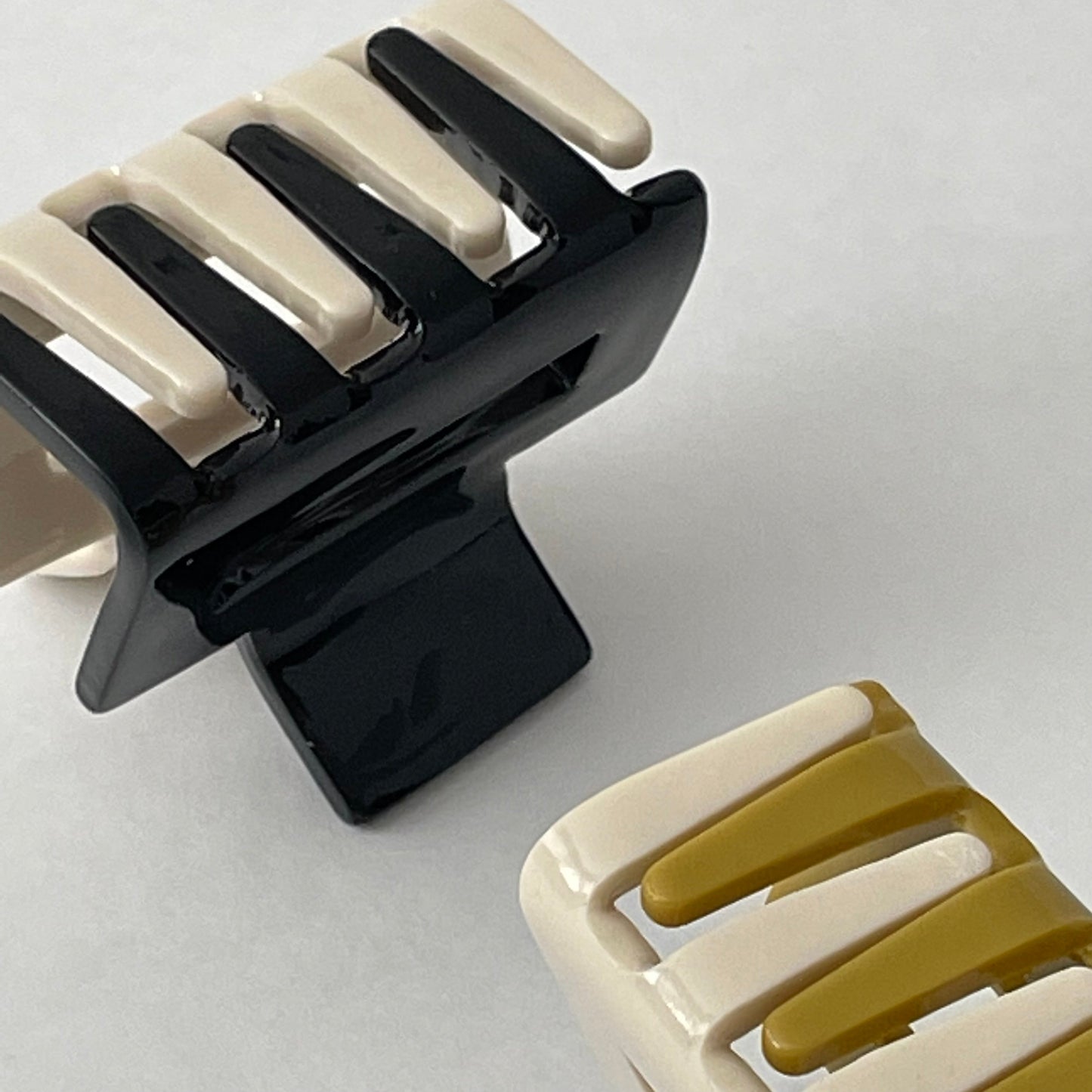 Mini Duo Tone Claw Clip
