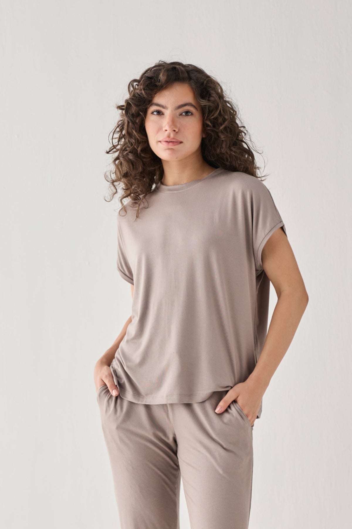 Relaxed Tee in Earth Grey