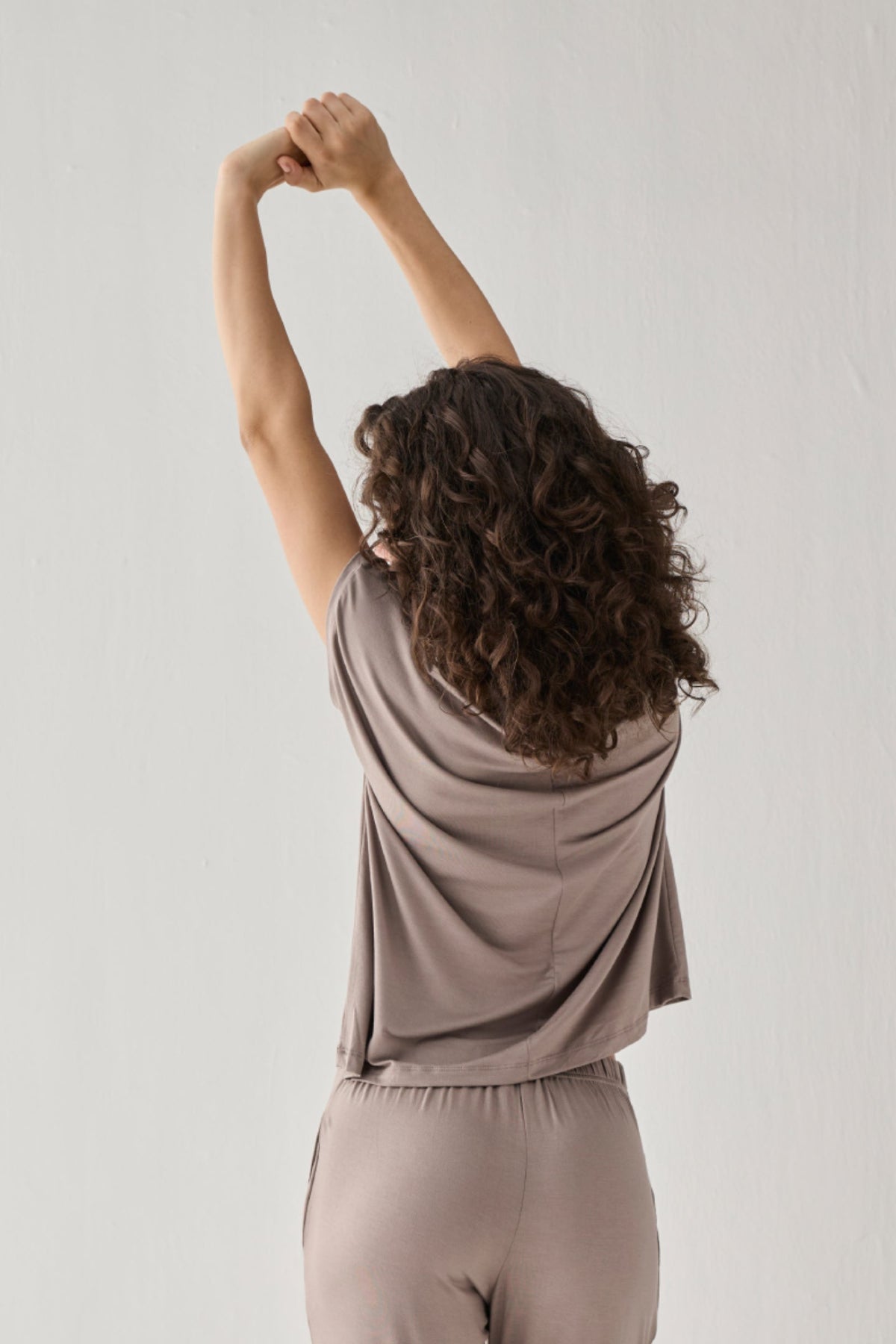 Relaxed Tee in Earth Grey