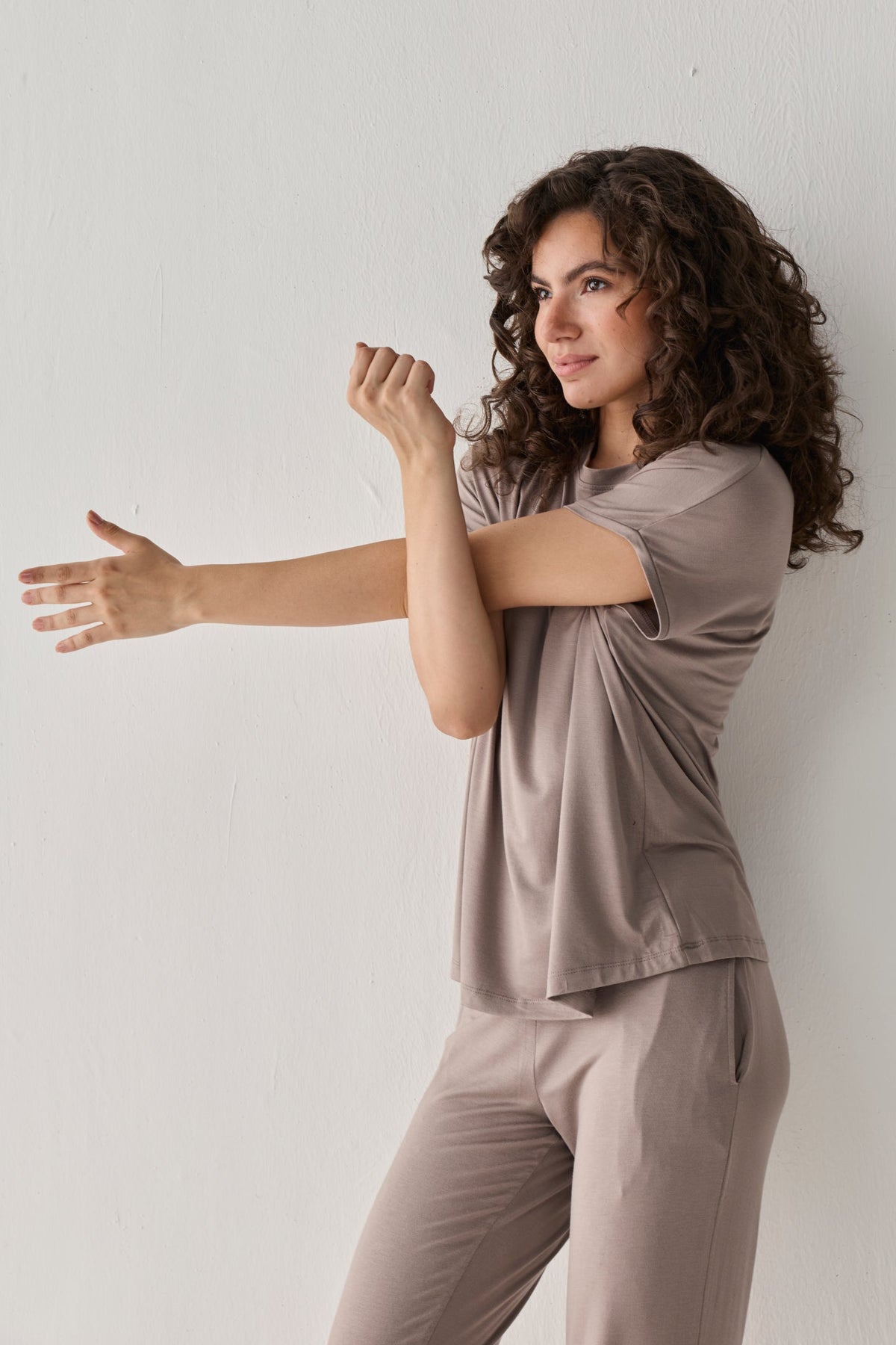 Relaxed Tee in Earth Grey