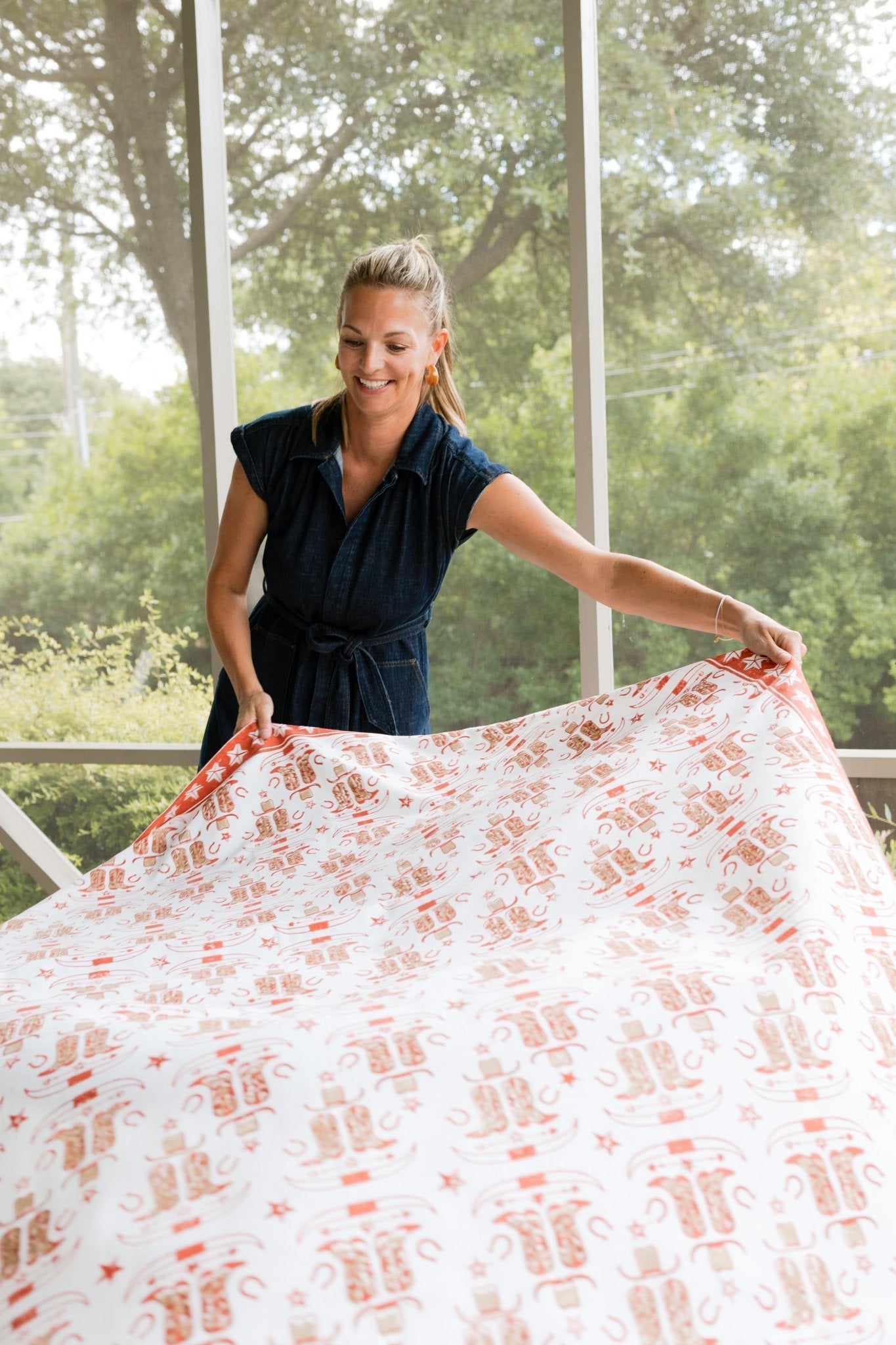 Table Throw (Ivory) - Cowgirl, Terracotta