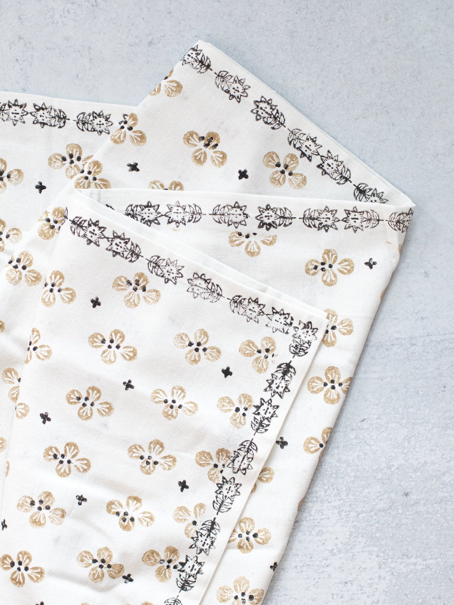 Table Throw (Ivory) - Dogwood - Chai