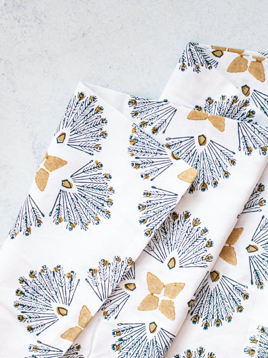 Table Throw (Ivory) - Peacock Paradise - Midnight